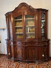 Vetrina in Radica di Noce