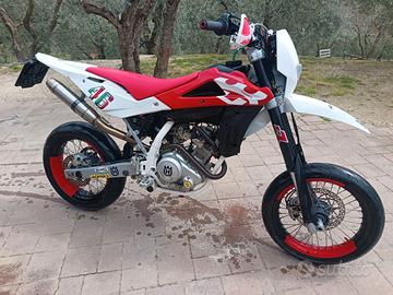 moto husqvarna 