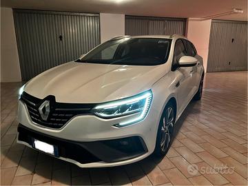RENAULT MÉGANE SPORTER RS LINE PLUG-IN HYBRID