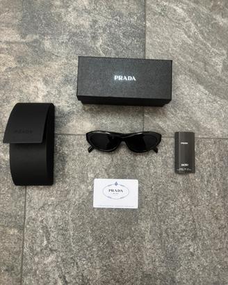 Occhiali da sole Prada Cat-Eye neri originali