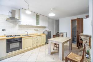 CASA SEMINDIPENDENTE A CONTIGLIANO