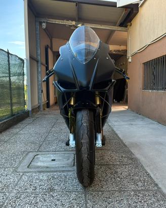 Aprilia RSV 4 RF1000 2017