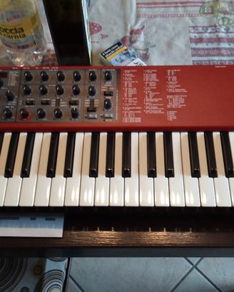 Sintetizzatore Nord Lead 4