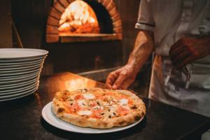 Tarcento pizzeria 15 vani 480 Mq