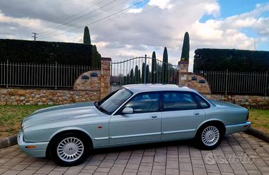 Jaguar XJ8