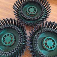 3 spazzole con setole larghe +2 con setole strette