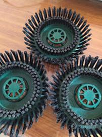 3 spazzole con setole larghe +2 con setole strette