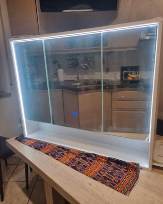 Specchio bagno contenitore