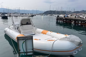 GOMMONE BAT 690 YAMAHA 150 CV