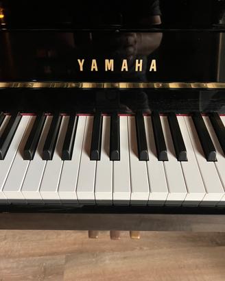 Pianoforte verticale Yamaha accordato