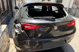 Alfa Romeo Giulietta 120 CV incidentata marciante