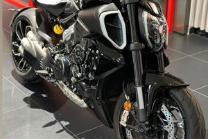 DUCATI DIAVEL V4