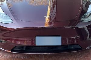 Tesla model Y AWD