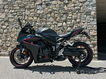 HONDA CBR650R E-Clutch