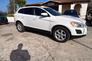 Volvo XC 60 XC60 D5 AWD Geartronic Momentum