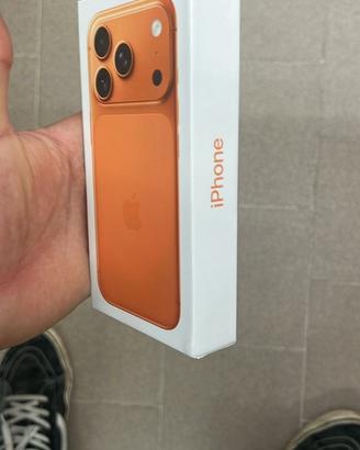 17 pro 256 gb nuovo mai acceso