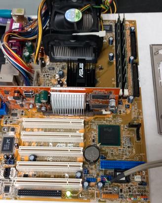 Scheda madre Asus P4P800S + CPU Intel Pentium 4 2,