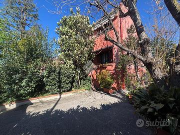 VILLA A SCHIERA D'ANGOLO A RHO