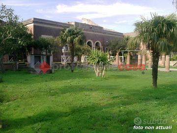 Castello Camporotondo Etneo [Cod. rif 1059VRG]