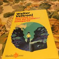 Libro giallo di Walter Veltroni