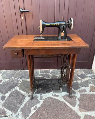 Singer 15 a pedale con mobile Monza anni ‘30