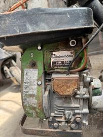 Motofacialtrice a una lama frontale