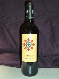 bottiglie di vino assortite