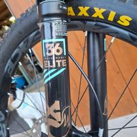 Forcella Fox 27.5 elite grip2