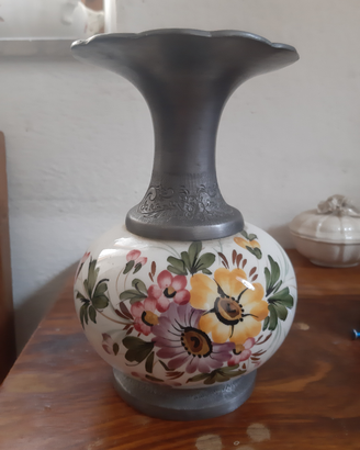 Vaso in ceramica e peltro