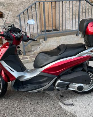 PIAGGIO BEVERLY 300
