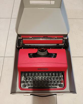 macchina da scrivere Olivetti lettera 62