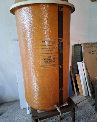 Contenitore in vetroresina per conserve 150 Lt