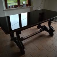 Tavolo barocco con cristallo nero