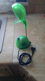 Lampada da tavolo verde