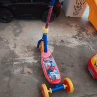  monopattino Marvel spiderman 