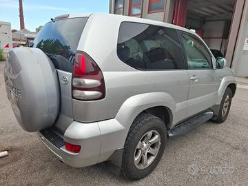 LAND CRUISER KDJ 125 EXECUTIVE AUTO ULTIMA SERIA