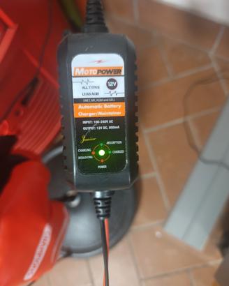 mantenitore carica batteria moto auto 