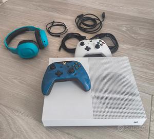 Xbox One S All Digital+2 Controller+Cuffie+Cavi