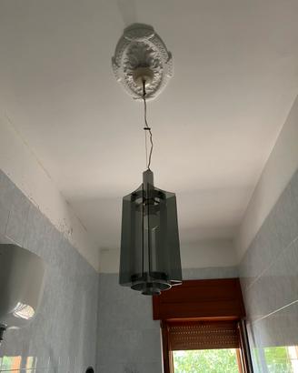 Coppia di lampadari in acciaio e vetro fumè
