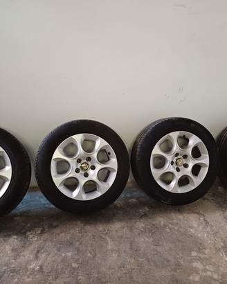 Cerchi in lega per Alfa Romeo 159.