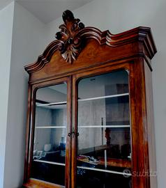 mobile in legno antico