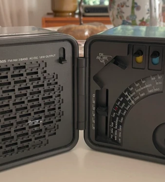 Radio vintage Brionvega TS 505 – Design iconico 70