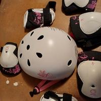 Caschetto e protezioni pattini a rotelle 6 anni