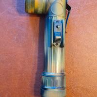 
🔦 Torcia Militare TL-132 Mimetica – Stile Army –