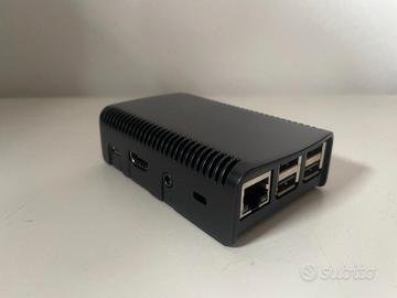 Raspberry Pi 3 Model B+ (con custodia, cavo hdmi)