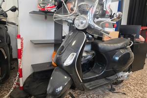 VESPA LX 150