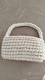 Borsa  uncinetto realizzata in fettuccia di cotone