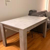 Tavolo effetto cemento