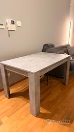 Tavolo effetto cemento