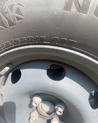 4 cerchi in ferro da 16” comprese di gomme